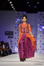 Model walk the ramp for Payal Pratap Show at Wills Lifestyle India Fashion Week 2012 day 1 on 6th Oct 2012 (39).JPG